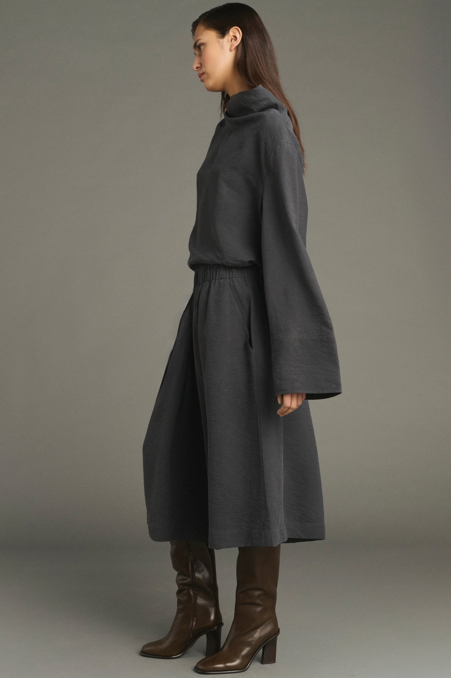 Lexie Bermuda Shorts - Anthracite Grey - Silk - Women