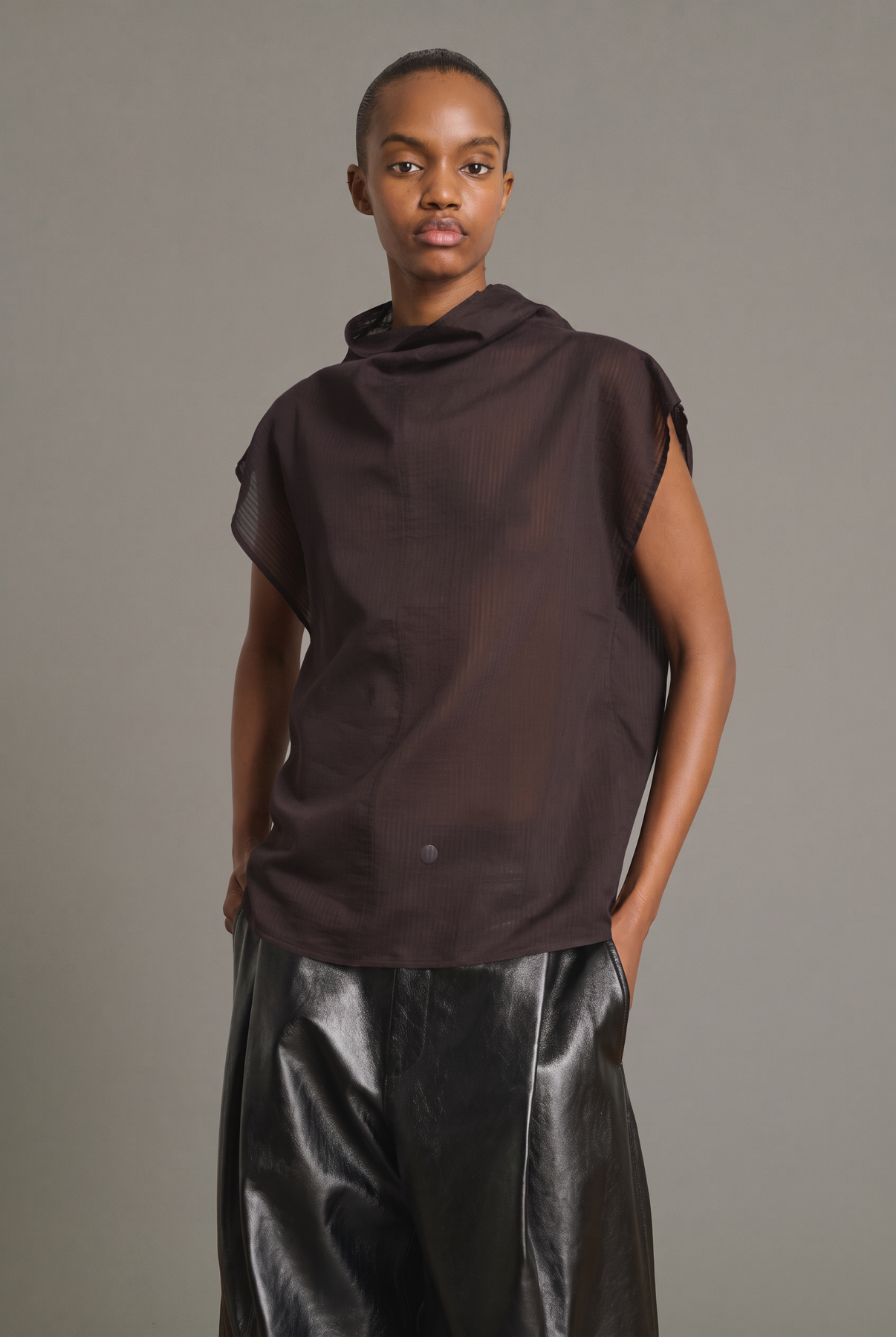 Izumi Blouse - Fig/Brown Organic Cotton Sleeveless - Soeur vue 1